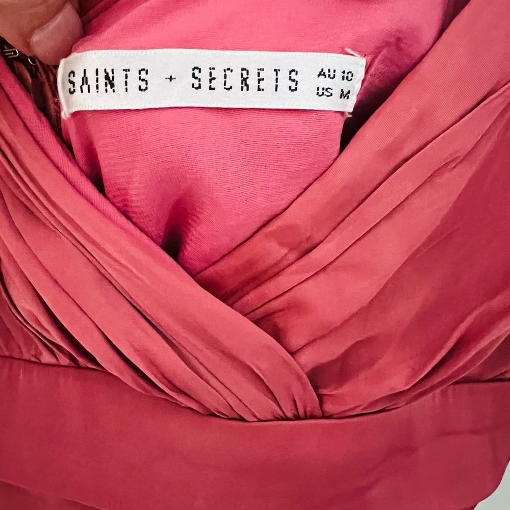 Saints + Sinners rose color ruffle shoulder ruched mini dress in size Medium - Picture 8 of 9